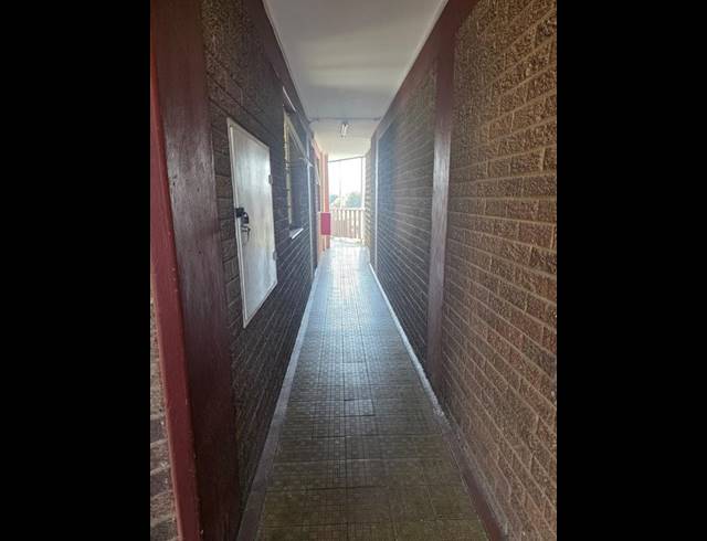 1 BEDROOM APARTMENT FOR SALE IN KEMPTON PARK EXT 05